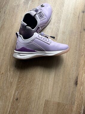 Women’s Lilac Athletic Sneakers with Toggle Lacing